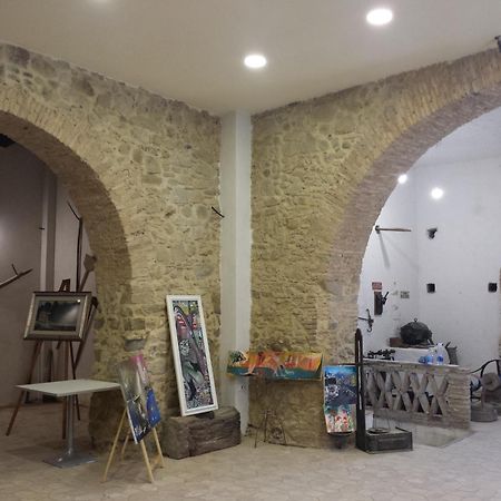 Palazzo Madeo - Residenza D'Epoca Bed & Breakfast Crosia ภายนอก รูปภาพ