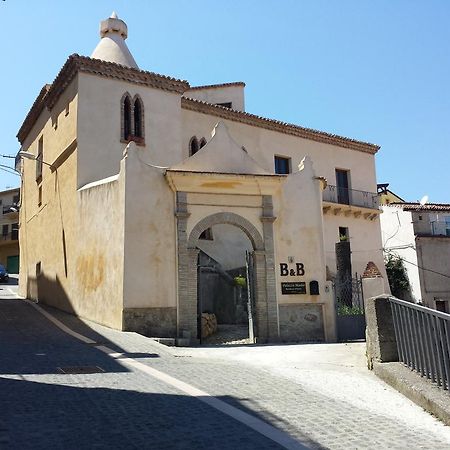 Palazzo Madeo - Residenza D'Epoca Bed & Breakfast Crosia ภายนอก รูปภาพ
