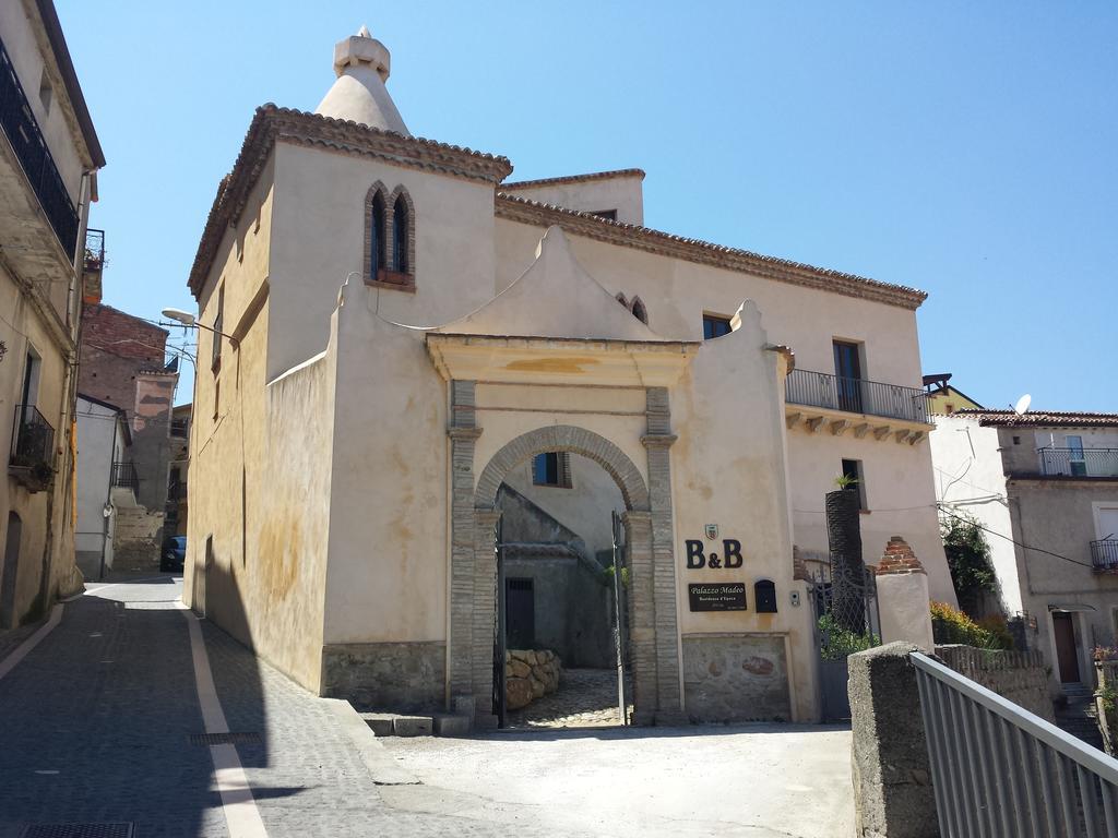 Palazzo Madeo - Residenza D'Epoca Bed & Breakfast Crosia ภายนอก รูปภาพ