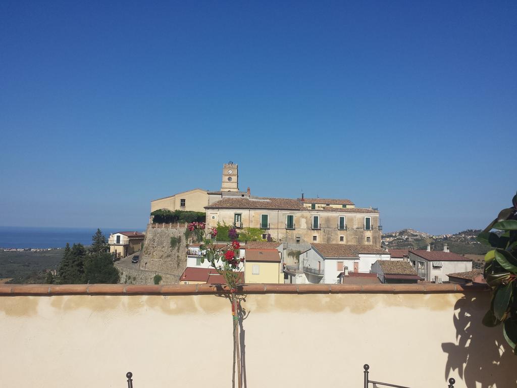 Palazzo Madeo - Residenza D'Epoca Bed & Breakfast Crosia ภายนอก รูปภาพ