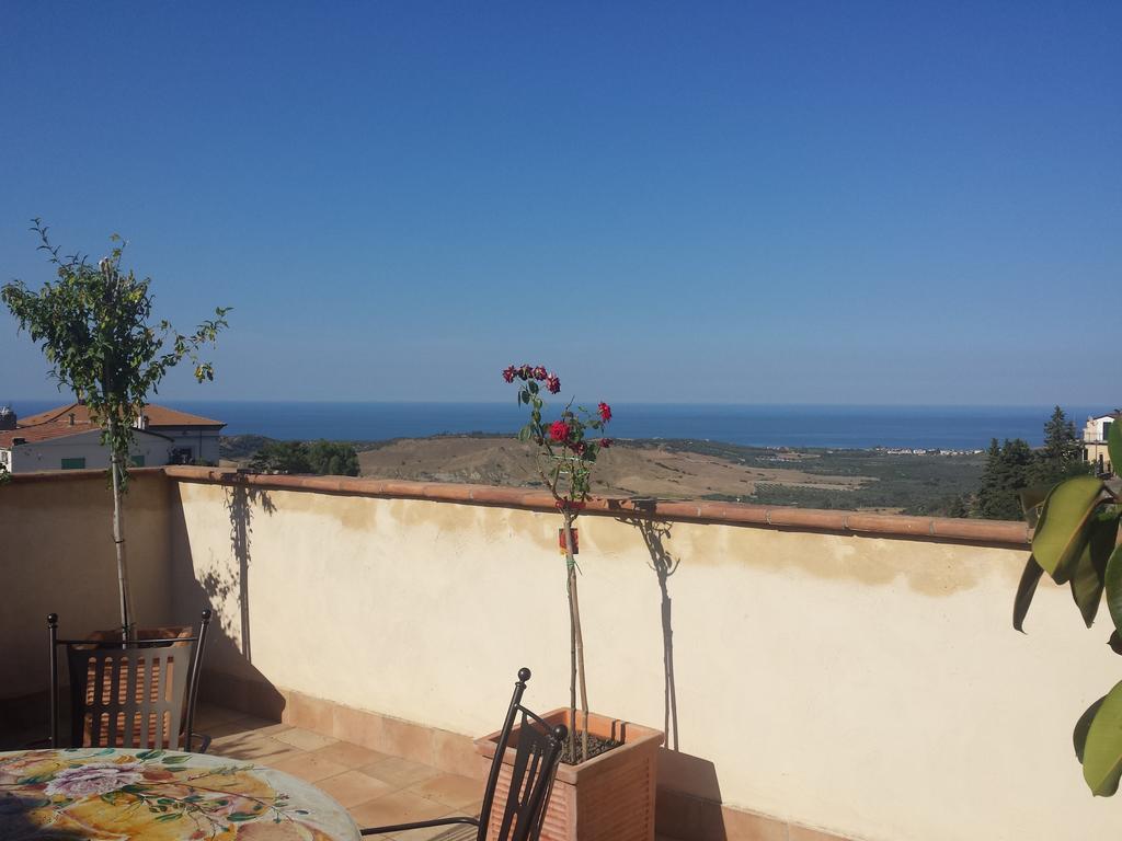 Palazzo Madeo - Residenza D'Epoca Bed & Breakfast Crosia ภายนอก รูปภาพ