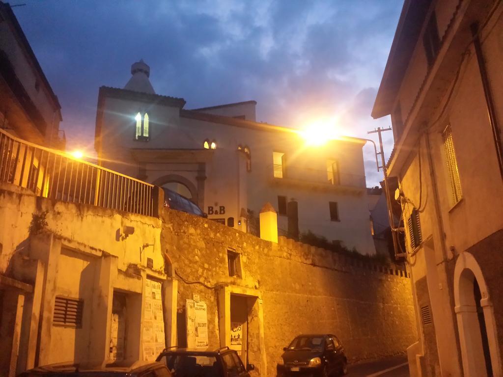 Palazzo Madeo - Residenza D'Epoca Bed & Breakfast Crosia ภายนอก รูปภาพ