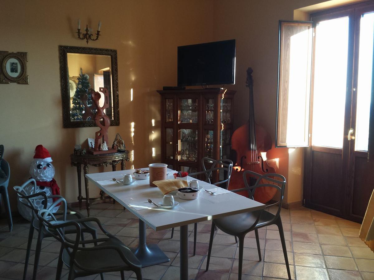 Palazzo Madeo - Residenza D'Epoca Bed & Breakfast Crosia ภายนอก รูปภาพ