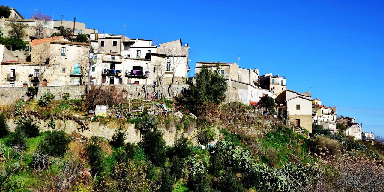 Palazzo Madeo - Residenza D'Epoca Bed & Breakfast Crosia ภายนอก รูปภาพ