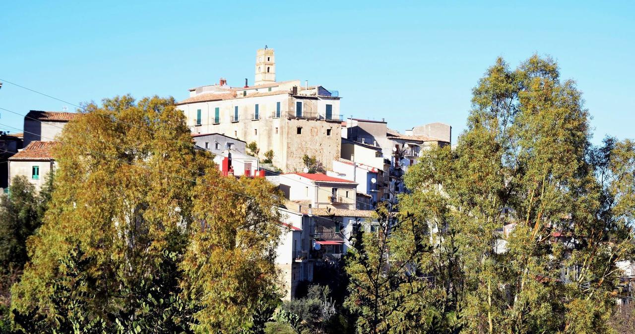 Palazzo Madeo - Residenza D'Epoca Bed & Breakfast Crosia ภายนอก รูปภาพ